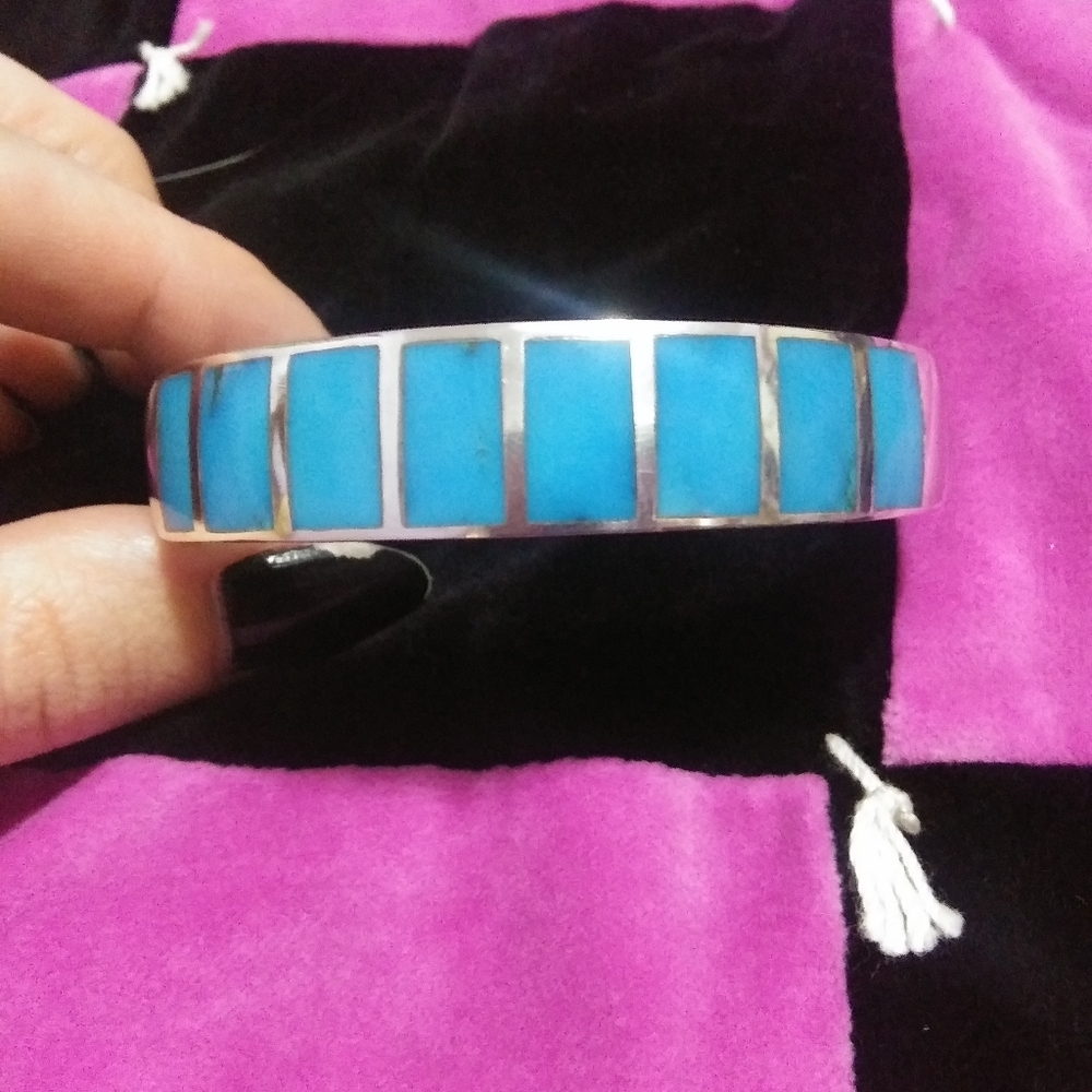 Vintage Heavy Sterling and Turquoise bangle - Picture 2 of 7